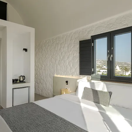 Onyx & 3* Karterados (Santorini)