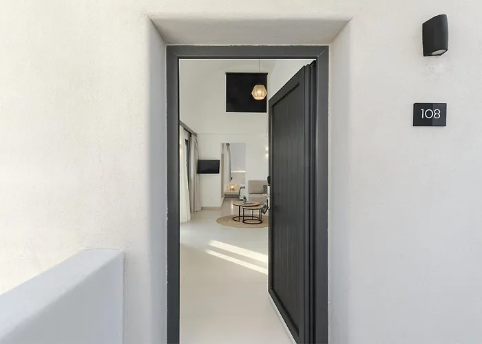 Onyx & 3* Karterados (Santorini)