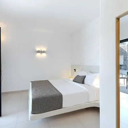 Onyx Hotel&suites Karterados (Santorini)
